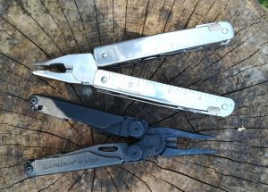 Victorinox Swisstool vs Leatherman Wave test